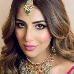 Ushna Shah Picture